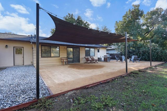 6958 Riverside Drive, Redding, CA 96001