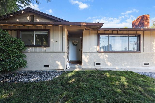 6958 Riverside Drive, Redding, CA 96001