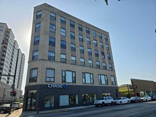1785 W Howard Street, Chicago, IL 60626