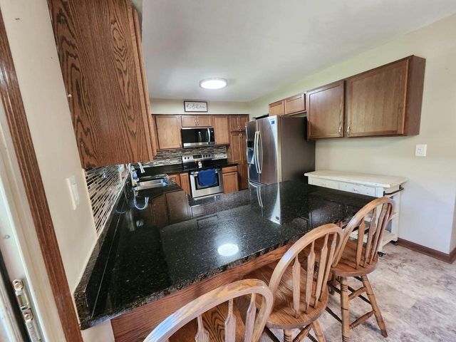 408 Oakhurst AVENUE, Union Grove, WI 53182