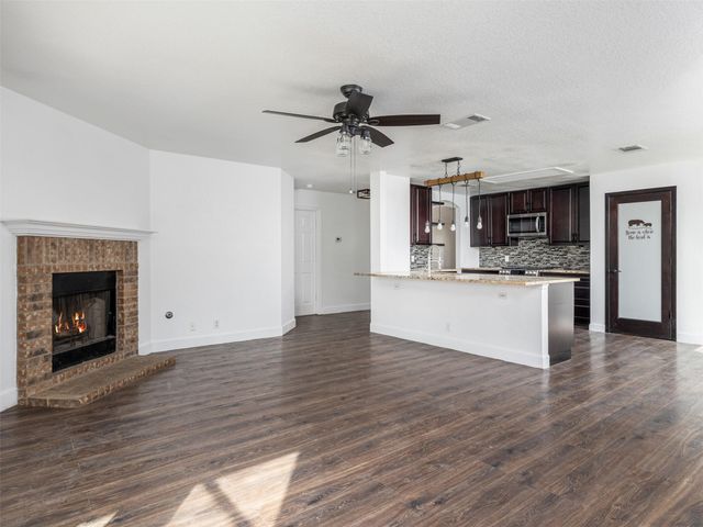 102 Erin CV, Hutto, TX 78634