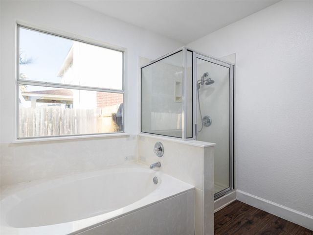 102 Erin CV, Hutto, TX 78634