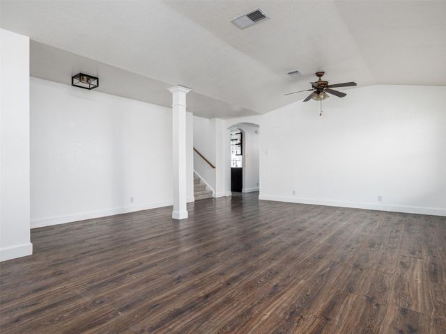 102 Erin CV, Hutto, TX 78634