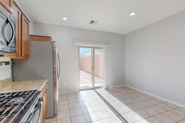 9832 Sacate Blanco Avenue SW, Albuquerque, NM 87121