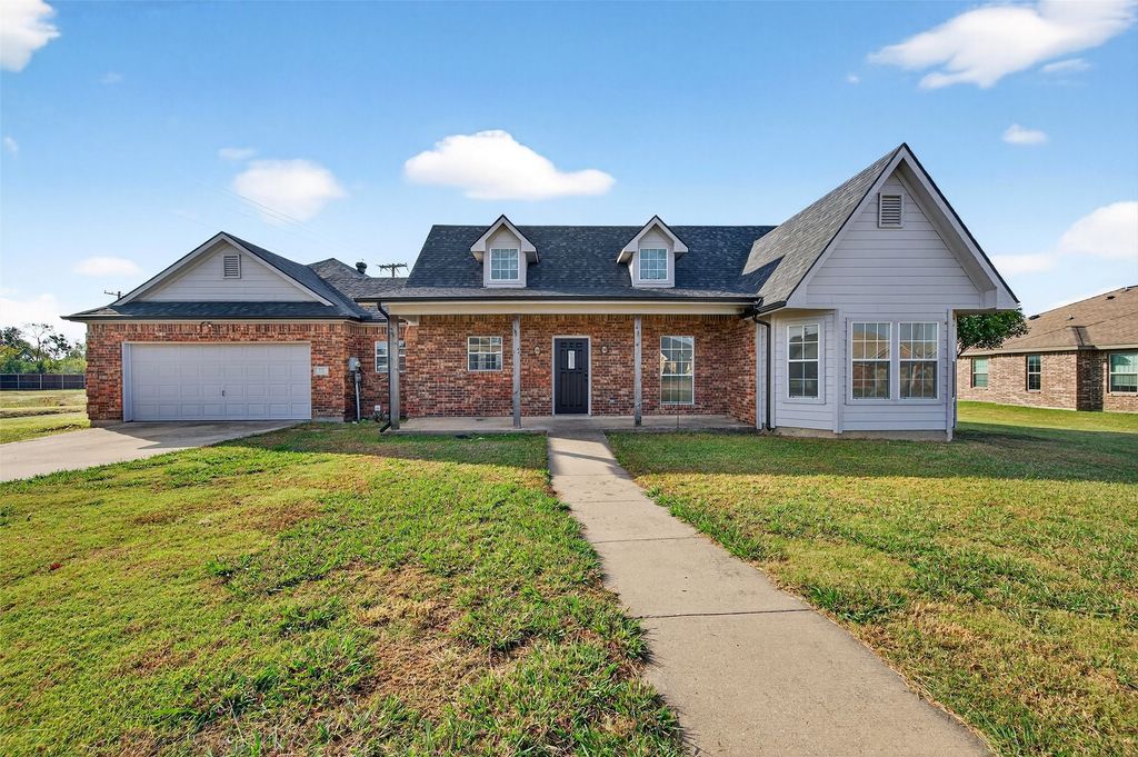 501 Harris Street, Gunter, TX 75058