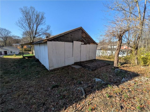 4231 Park Avenue, Kansas City, MO 64130