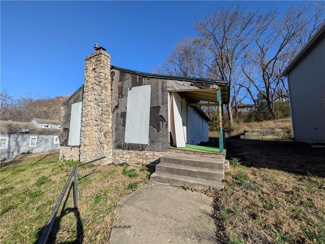 4231 Park Avenue, Kansas City, MO 64130