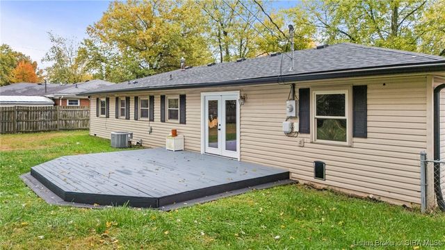 310 Crestwood Drive, Madison, IN 47250