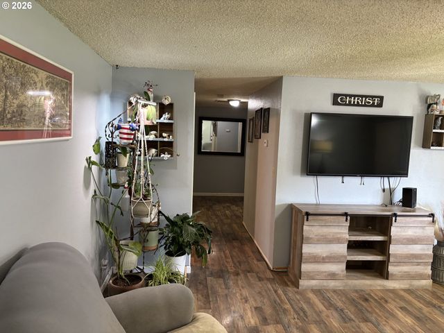 5405 VAL VIEW Dr, Turner, OR 97392