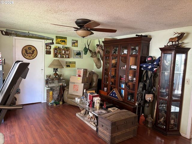 5405 VAL VIEW Dr, Turner, OR 97392