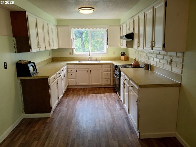 5405 VAL VIEW Dr, Turner, OR 97392