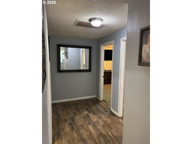5405 VAL VIEW Dr, Turner, OR 97392