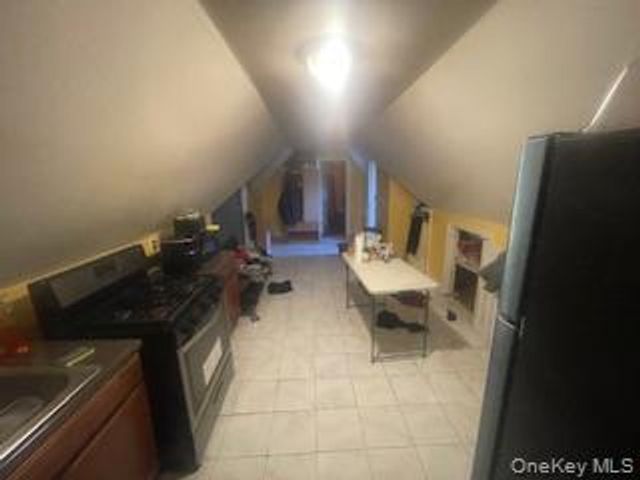 124 S 11th Avenue, Mount Vernon, NY 10550