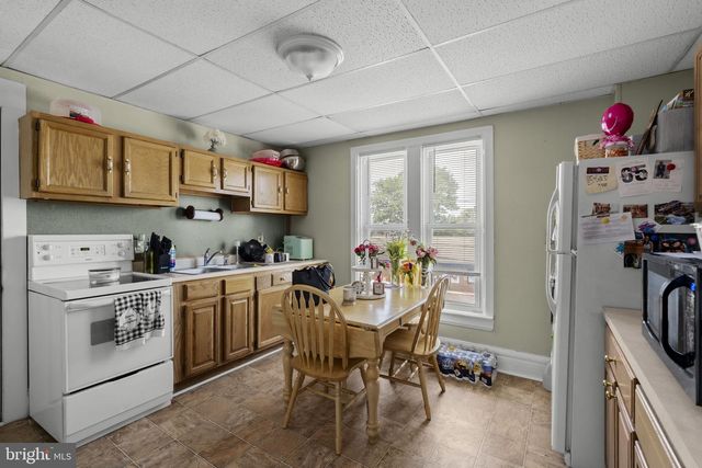 238 E MAIN ST, Terre Hill, PA 17581