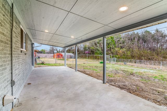 813 S Valentine Drive, Sherman, TX 75090