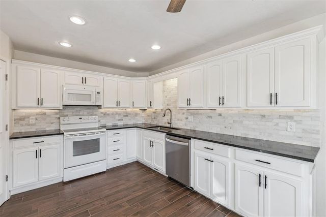 2332 Appleway Street, Edmond, OK 73013