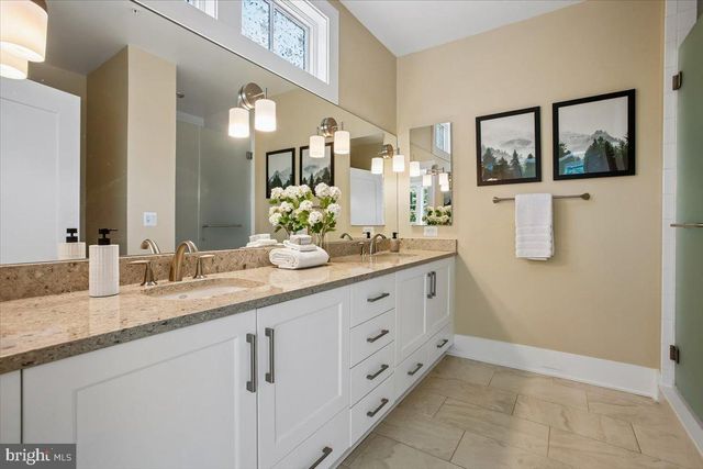 3675 CHEVY CHASE LAKE DR, Chevy Chase, MD 20815