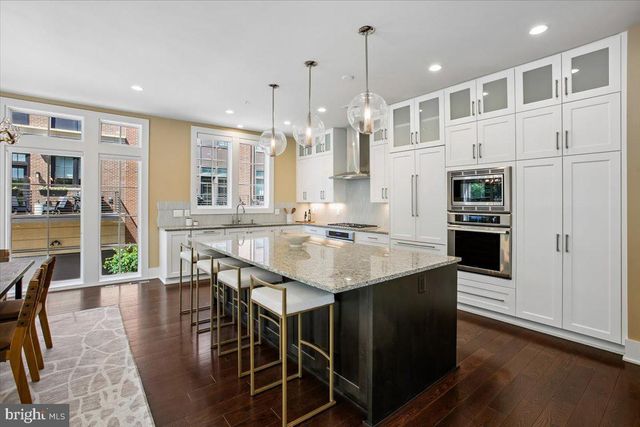 3675 CHEVY CHASE LAKE DR, Chevy Chase, MD 20815