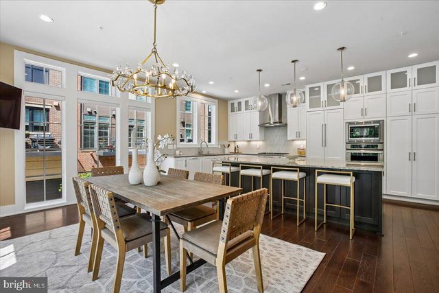 3675 CHEVY CHASE LAKE DR, Chevy Chase, MD 20815