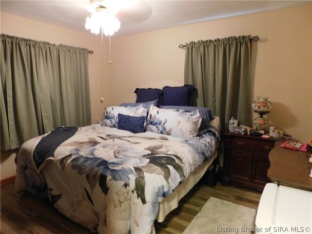 907 Longfield Drive, Clarksville, IN 47129
