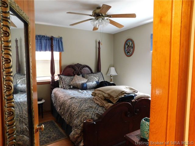 907 Longfield Drive, Clarksville, IN 47129