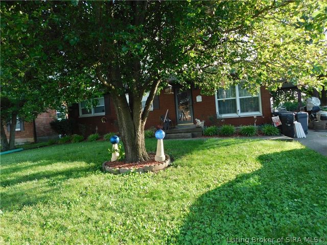 907 Longfield Drive, Clarksville, IN 47129