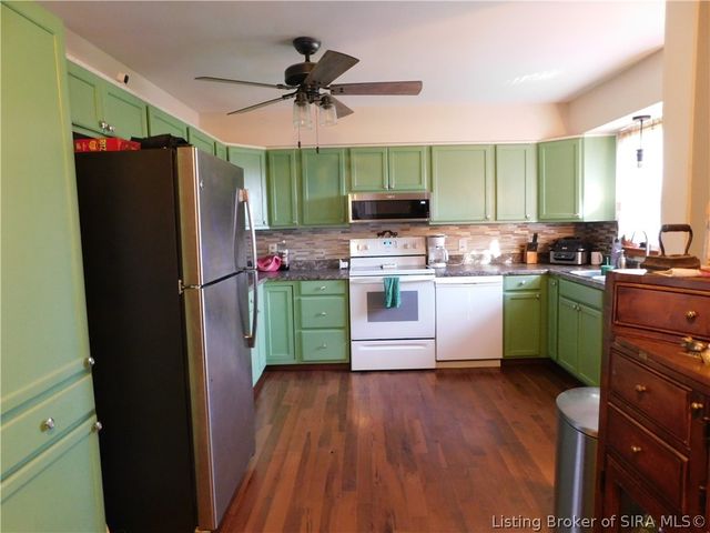 907 Longfield Drive, Clarksville, IN 47129