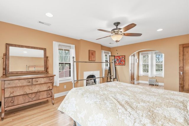 520 N Broadview St, Wichita, KS 67208