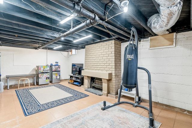 520 N Broadview St, Wichita, KS 67208