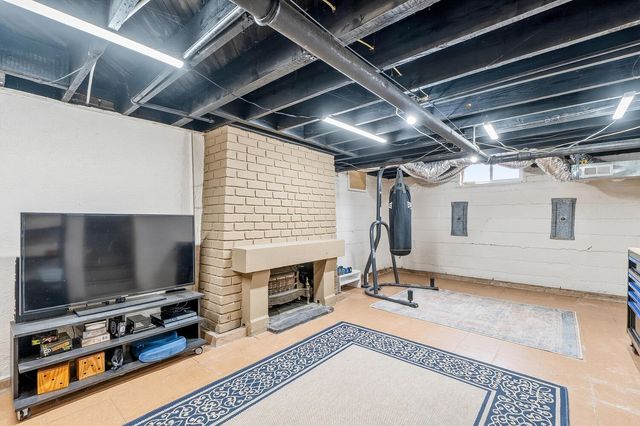 520 N Broadview St, Wichita, KS 67208