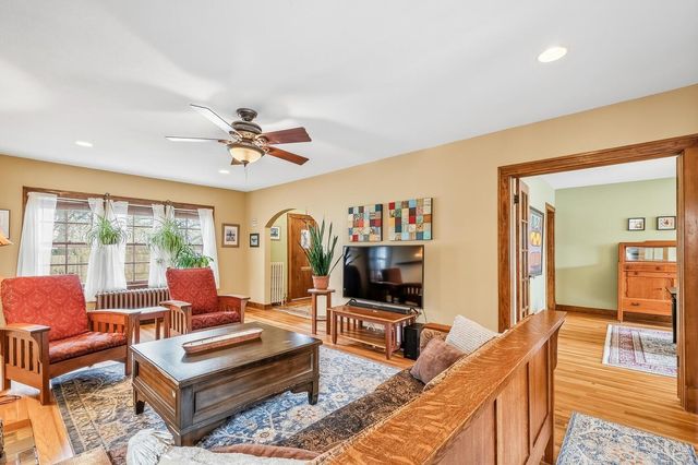 520 N Broadview St, Wichita, KS 67208