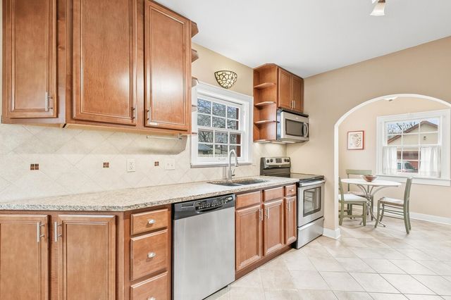 520 N Broadview St, Wichita, KS 67208