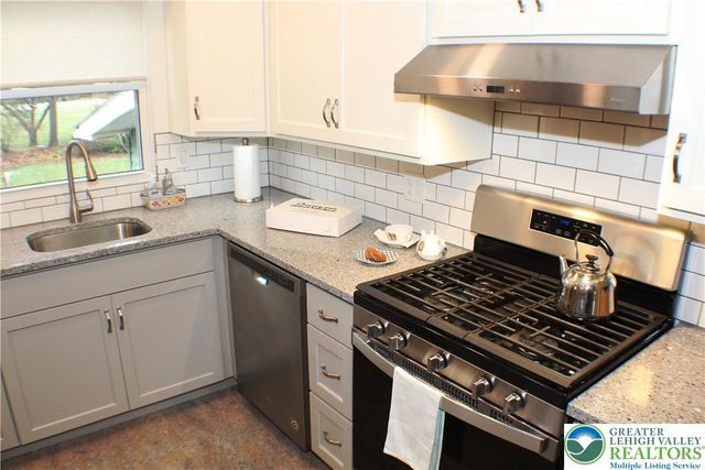 1925 Troxell Street, Hanover Twp, PA 18109