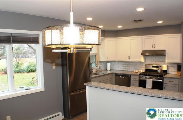 1925 Troxell Street, Hanover Twp, PA 18109