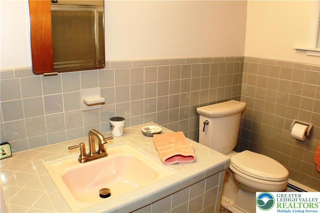 1925 Troxell Street, Hanover Twp, PA 18109