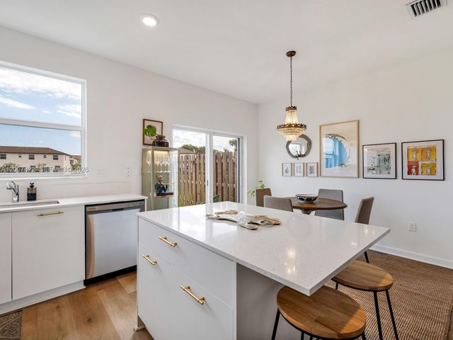 2349 NW 122nd Ter, Miami, FL 33167