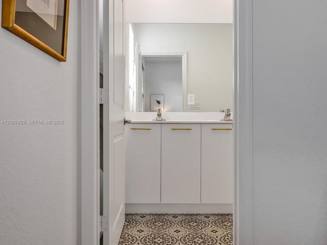 2349 NW 122nd Ter, Miami, FL 33167