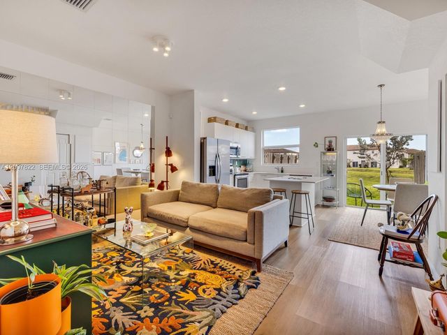 2349 NW 122nd Ter, Miami, FL 33167