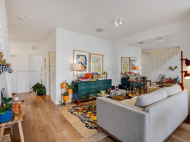 2349 NW 122nd Ter, Miami, FL 33167