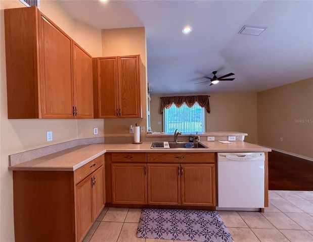 5600 S SPARROW HAWK COURT, Zephyrhills, FL 33541