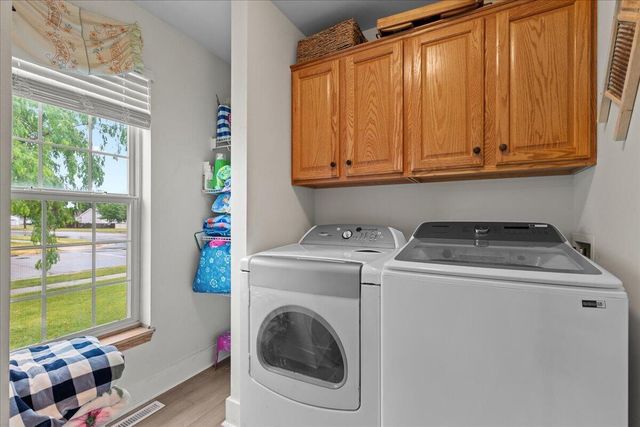 871 N Sandy LANE, Elkhorn, WI 53121