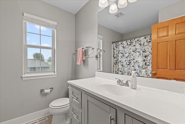 871 N Sandy LANE, Elkhorn, WI 53121