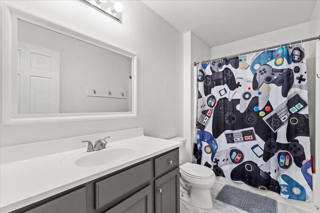 871 N Sandy LANE, Elkhorn, WI 53121