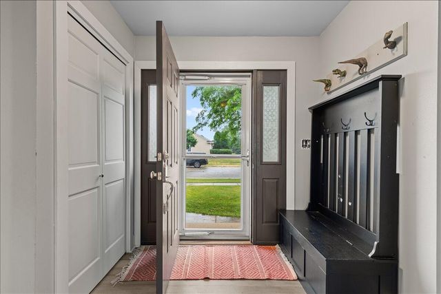 871 N Sandy LANE, Elkhorn, WI 53121