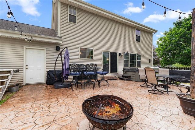 871 N Sandy LANE, Elkhorn, WI 53121