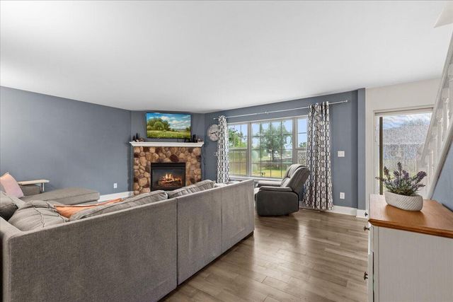 871 N Sandy LANE, Elkhorn, WI 53121