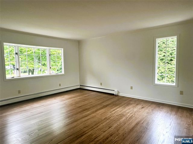 136 Grand Street, New Milford, NJ 07646