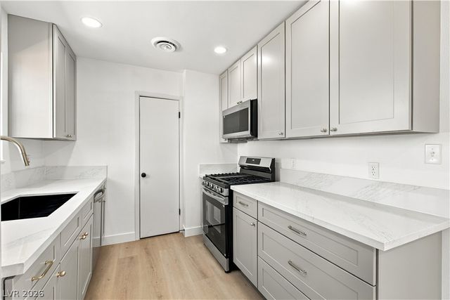 1208 Sandy Cove Street, Las Vegas, NV 89110