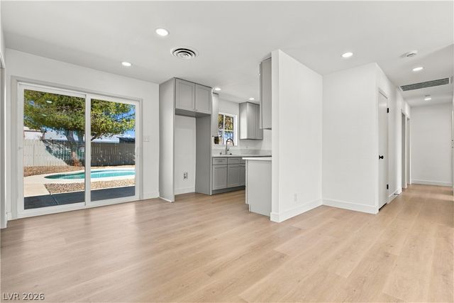 1208 Sandy Cove Street, Las Vegas, NV 89110
