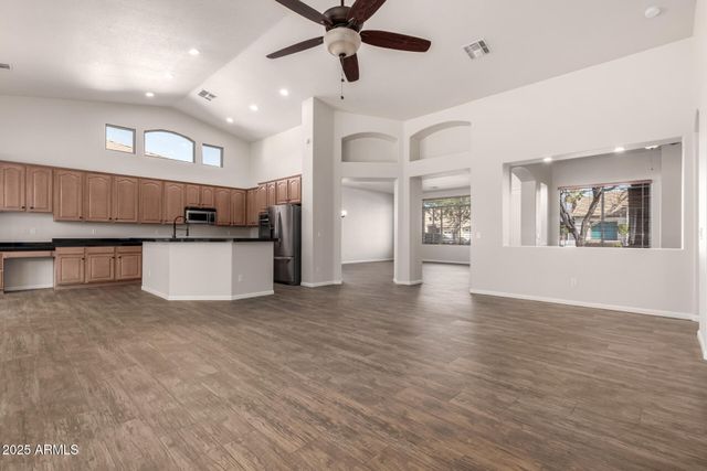 2740 S HONEYSUCKLE Lane, Gilbert, AZ 85295